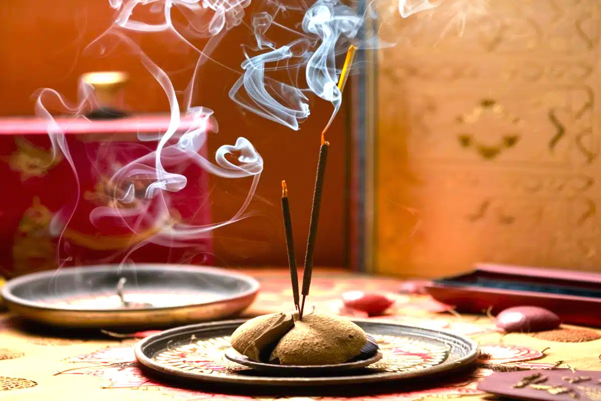 Incenso: Guia Com 5 Dicas Para Iniciantes 3 bem-estar-incenso-guia-com-5-dicas-iniciantes-blog-melhore-seus-dias-imagem-1200-800-03